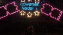 Christmas lights! Christmas lights!